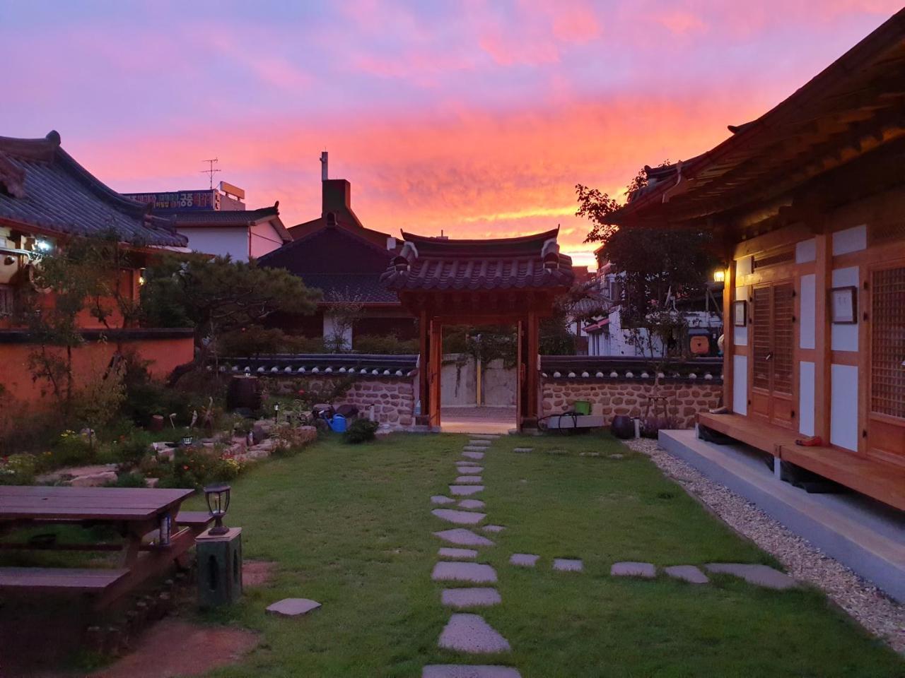Hanok Hyeyum Jeonju Bagian luar foto